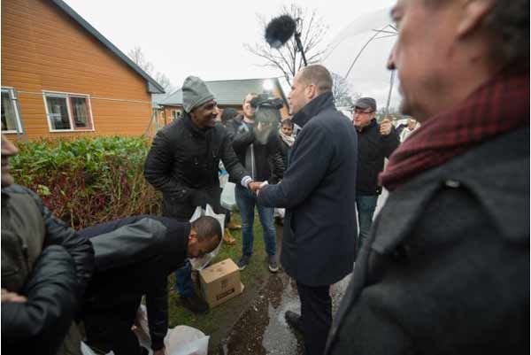 В Дании беженцы обязаны десять часов в неделю посещать курсы и столько же часов работать