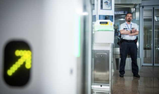 В аэропорту Завентем ежемесячно задерживают сотни экстремистов