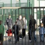 Возвращение к практике 2008 года: Семьи нелегалов снова будут содержать в закрытых центрах