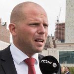 Азербайджанскую семью поместили в закрытый центр