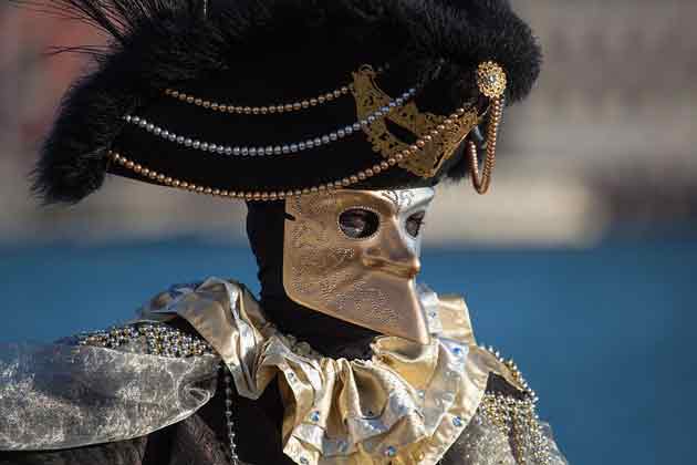 Карнавал венецианских костюмов в Брюсселе