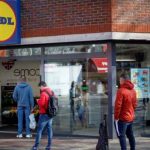 Новое исследование: "Двух метров недостаточно, чтобы избежать заражения"