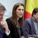 Ужесточение правил карантина: тридцать минут на супермаркет и суровые штрафы за сборища из более 3 человек