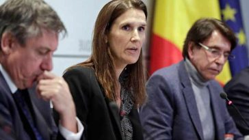 Ужесточение правил карантина: тридцать минут на супермаркет и суровые штрафы за сборища из более 3 человек