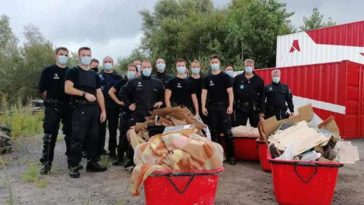 Шумиха вокруг полиции Зебрюгге, которая разнесла палаточный городок для нелегалов