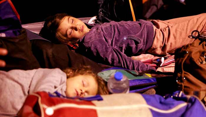 Греческая полиция переводит просителей убежища в новый лагерь на Лесбосе