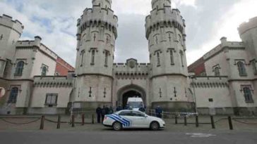 Полиция задержала четырех человек, которые подозреваются в участии в вооруженном угоне вертолета в Бельгии