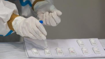 Бельгия будет лечить невакцинированных новым препаратом от коронавируса?