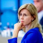 Госсекретарь Нидерландов уволена из-за критики корона-паспортов