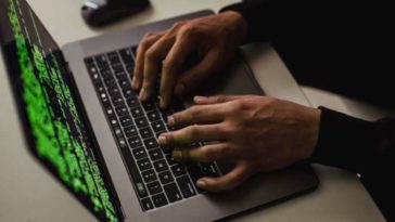 Прокурор требует 37 месяцев тюрьмы для человека, который занимался вербовкой «денежных ослов»