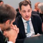 Де Кроо говорит «нет» размещению просителей убежища в гостиничных номерах