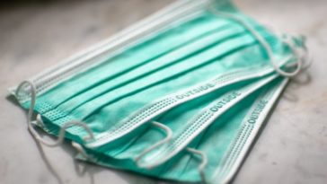 Бывший хирург осужден за предоставление ложных справок во время пандемии Ковида