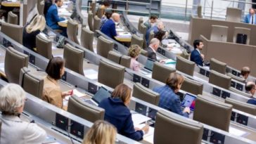 Фламандский парламент отменяет надбавку к пенсии для своих членов