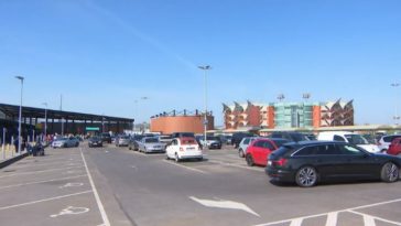 Жуткая находка на автостоянке аэропорта Шарлеруа: испанский турист найден мертвым в своем автомобил