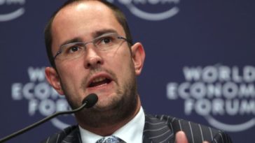 На фото: вице-премьер и министр юстиции Бельгии Винсент Ван Квикенборн