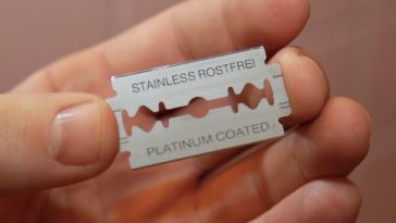 Беженцы прибегают к экстремальным мерам после отказа в убежище