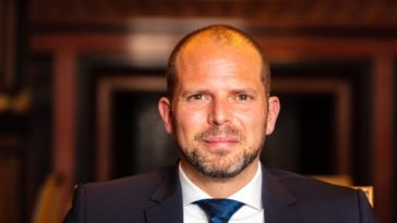 Тео Франкен предложил законопроект, который усложнит получение бельгийского гражданства.