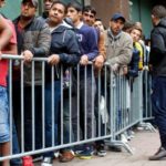 Венгрия угрожает отправить автобусы, полные беженцев, в Бельгию.