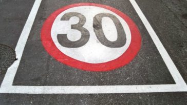 Изменения в правилах дорожного движения: Всегда 30 км/ч в этих местах, даже если нет знака