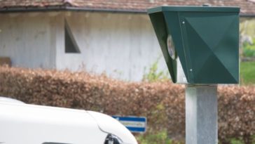 Штрафы или безопасность: куда уходят миллионы с фламандских дорог?