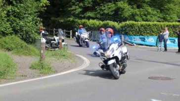 Полиция оштрафовала водителей за поддельные документы, просроченные техосмотры и нарушения безопасности.