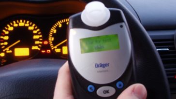 Алкозамки в каждую машину: новая мера против пьянства за рулем