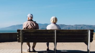 Огромная разница в пенсиях: столько составляет разрыв между пенсией госслужащего и работника частного сектора