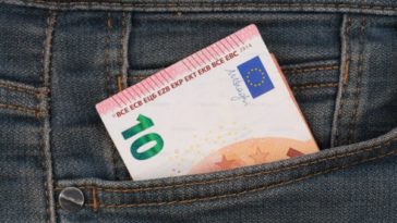 Нидерландские банки советуют держать наличные дома из-за геополитических угроз