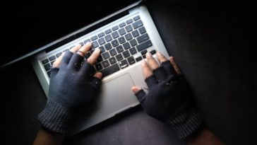 Национальный кризисный центр: “Полезно иметь это дома на случай атаки российских хакеров”