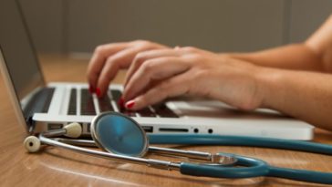 «Тревожные результаты»: каждый второй франкоязычный бельгиец отказываются от медицинских услуг по финансовым причинам