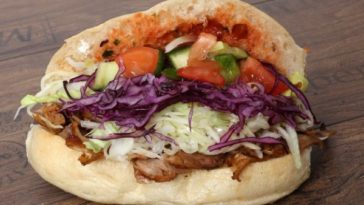 Эта авиакомпания теперь предлагает донер-кебаб на рейсах из Германии в Турцию