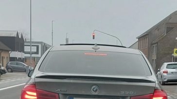 Интернет обсуждает необычный номер на BMW