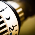 Стоит ли оставлять отопление включённым ночью, чтобы сэкономить на энергии?