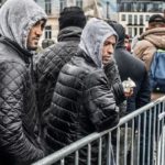 Почему тысячи беженцев остаются без помощи в Бельгии?