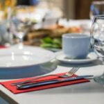 Бельгия или Нидерланды: где поход в ресторан ударит по кошельку сильнее?