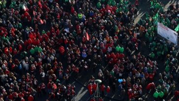 Пенсионная реформа вызвала волну протестов по всей стране
