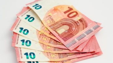 370 миллиардов евро на счетах бельгийцев: кто сколько сберегает?