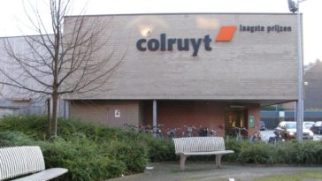 Семейные "скидки" в Colruyt: кассирша помогла отцу сэкономить, причинив ущерб на 1 200 евро