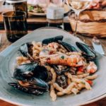 Можно ли забирать остатки еды из ресторана? Мнение эксперта.