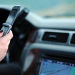 Водителей с телефонами за рулем начнут ловить интеллектуальные камеры