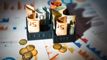 Меньше соцпомощи, больше работы: новый подход к борьбе с бедностью