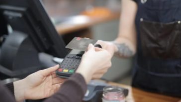 Половина бельгийских компаний готовы увеличить продовольственные чеки до 12 евро