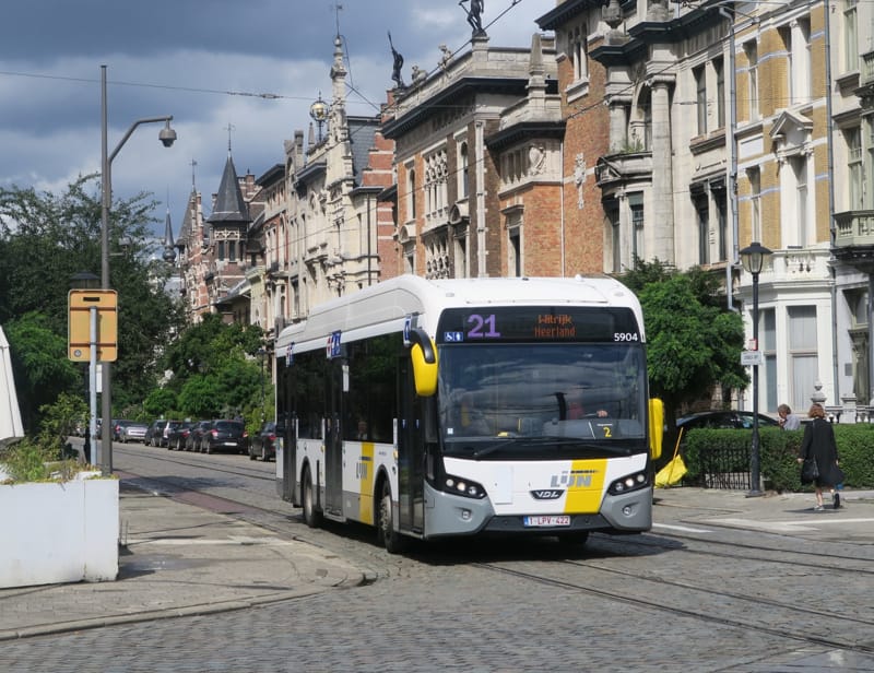Абонементы De Lijn для пожилых подорожают: с 56 до 70 евро уже в следующем году