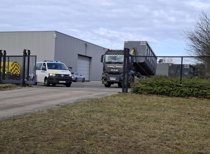 Рекордный улов: в Ломмеле раскрыта крупнейшая нелегальная фабрика сигарет