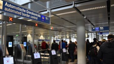 ЕС вводит электронный контроль на границах: отпечатки пальцев и скан лица станут обязательными
