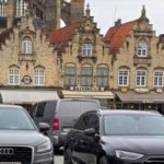 Два владельца Audi во Фландрии привлекли внимание необычными номерами, которые идеально сочетаются друг с другом.