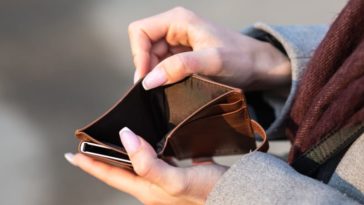Брюссель под ударом: тысячи безработных могут остаться без средств к существованию
