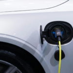 Электромобили Stellantis страдают от проблем с зарядкой: что нужно знать владельцам