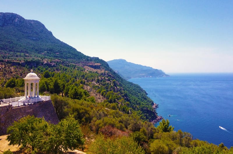 Местные жители Испании предупреждают о протестах против массового туризма летом 2025 года.