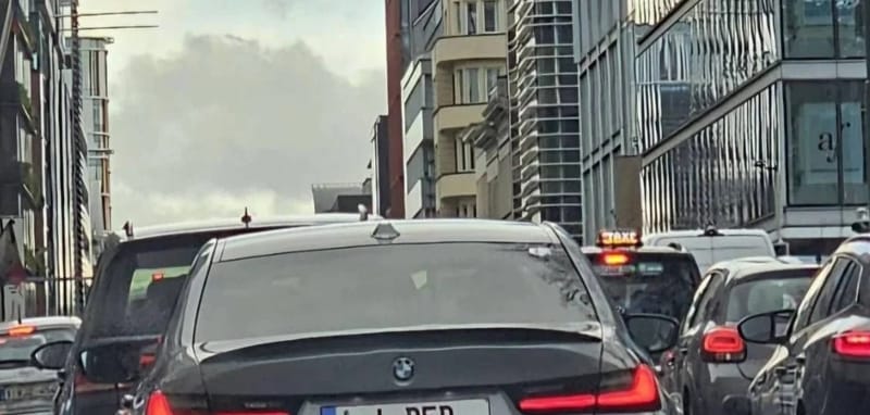 "Он ещё жив?": номер на BMW взорвал соцсети